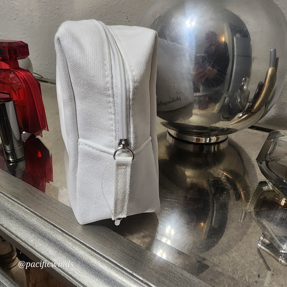 NEW! Philosophy White Toiletry Bag Durable Design - Picture 5 of 7